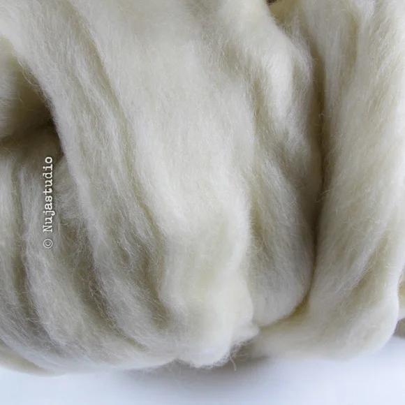 Corriedale wool Ashland Bay Top Roving Spinning 4 oz - Picture 2 of 4